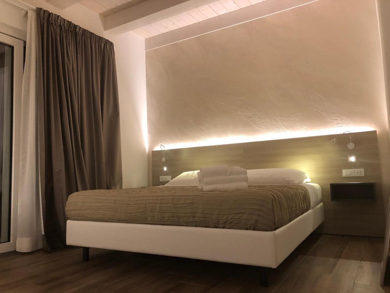 Casablanca Hotel Чивитанова-Марке Экстерьер фото