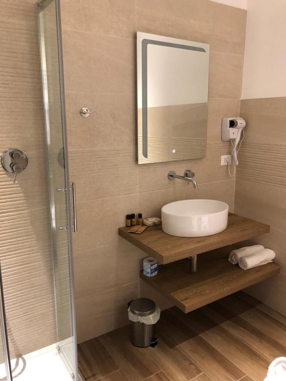 Casablanca Hotel Чивитанова-Марке Экстерьер фото