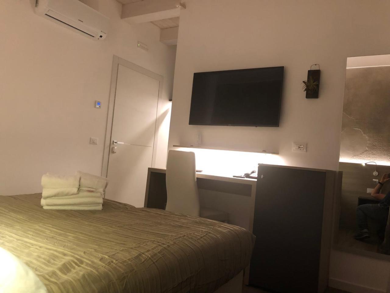 Casablanca Hotel Чивитанова-Марке Экстерьер фото
