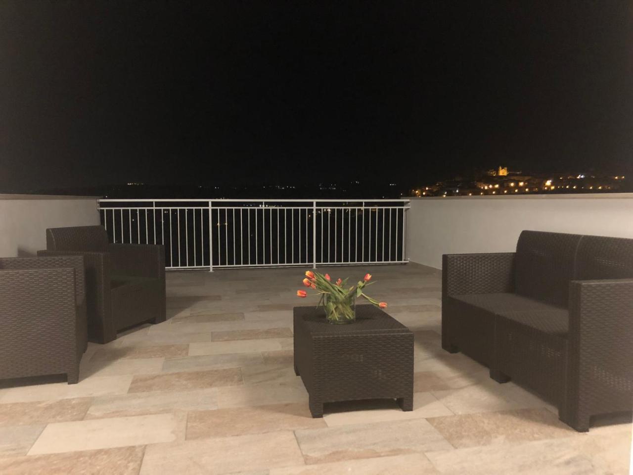 Casablanca Hotel Чивитанова-Марке Экстерьер фото