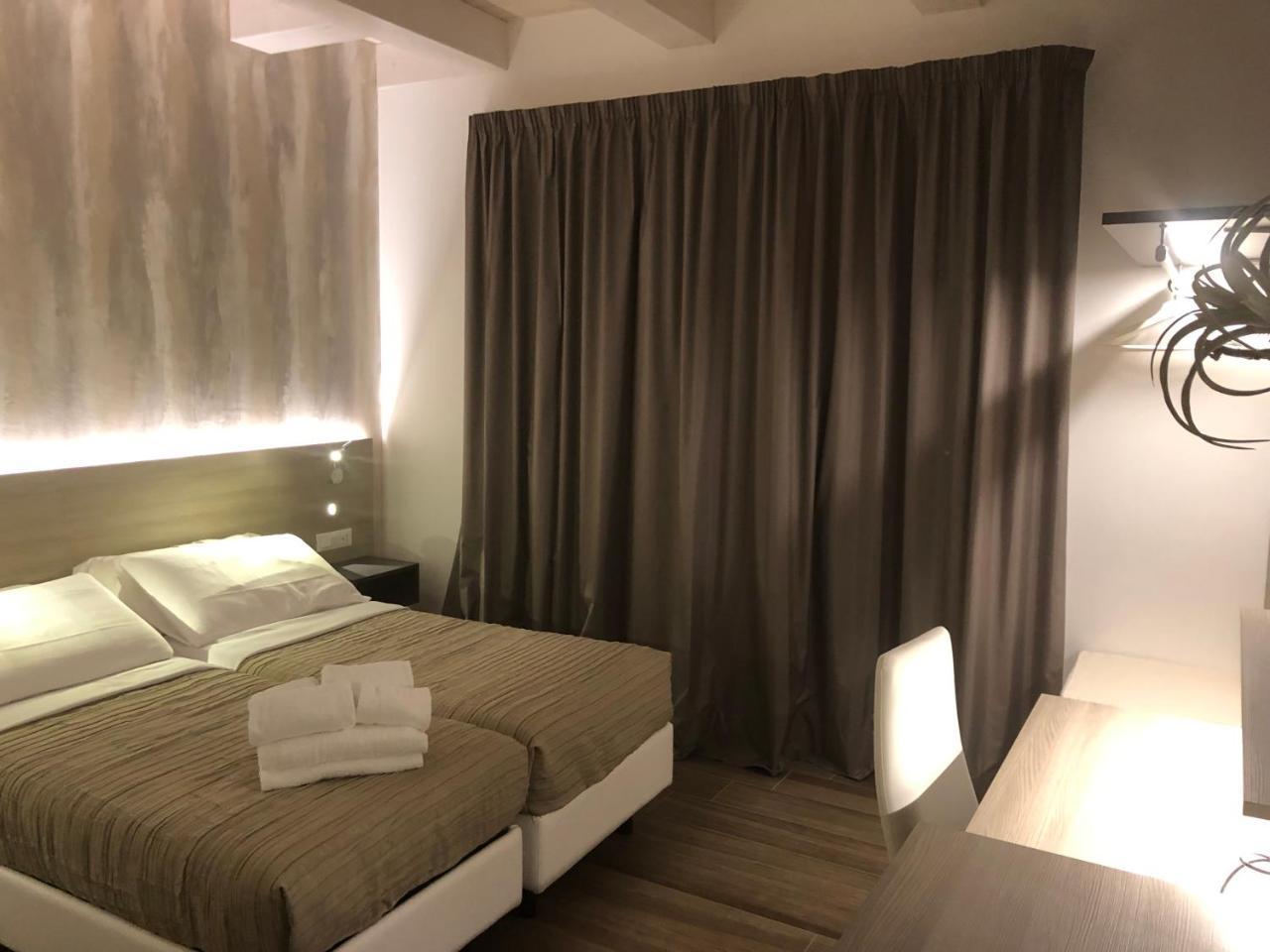 Casablanca Hotel Чивитанова-Марке Экстерьер фото