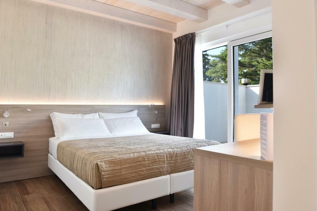 Casablanca Hotel Чивитанова-Марке Экстерьер фото