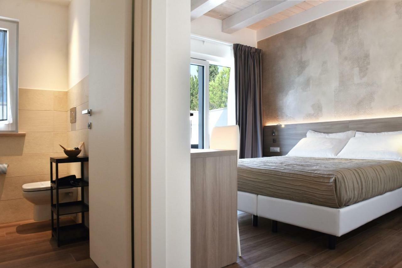 Casablanca Hotel Чивитанова-Марке Экстерьер фото