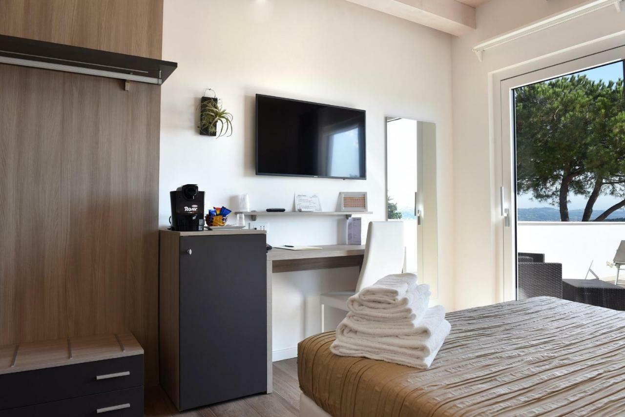 Casablanca Hotel Чивитанова-Марке Экстерьер фото